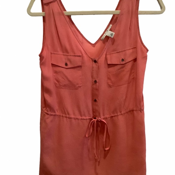 Banana Republic Tops - Banana Republic salmon pink v-neck 100% silk sleeveless top 3/4 button Sz XS